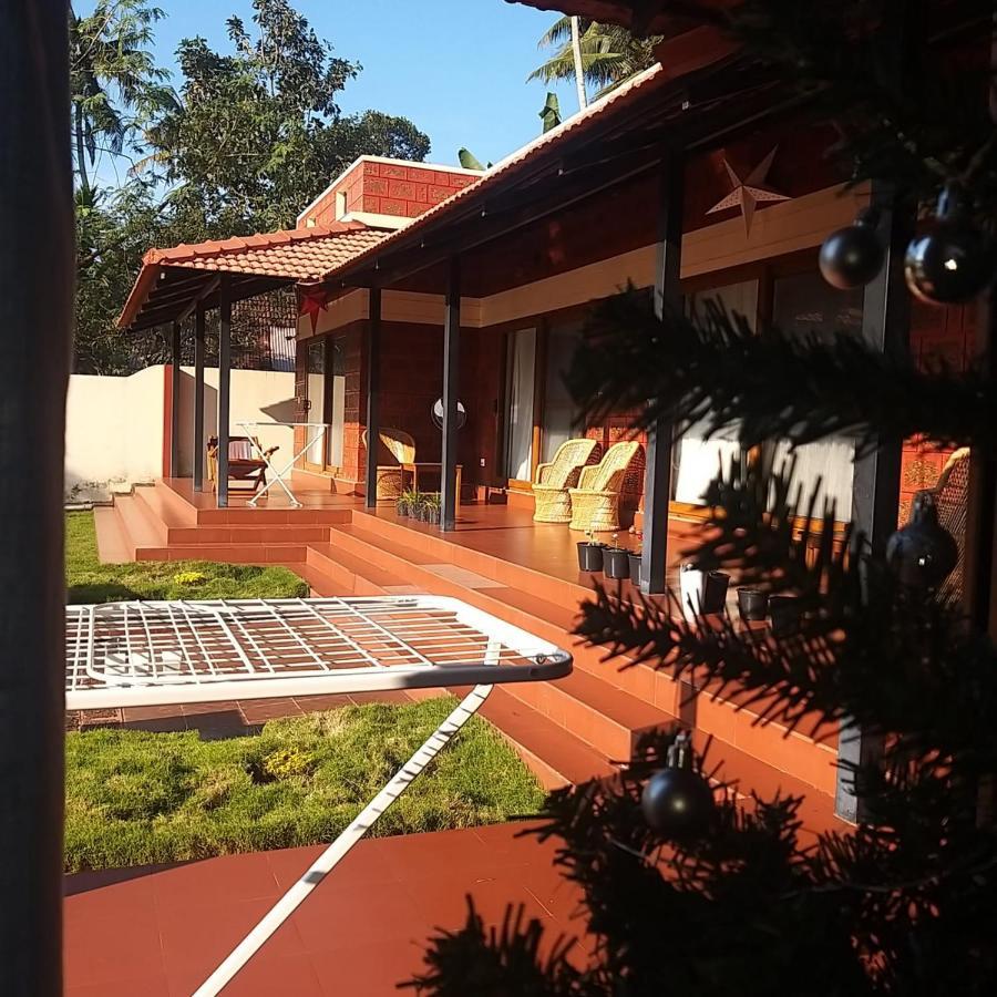 The Ixora - A Boutique