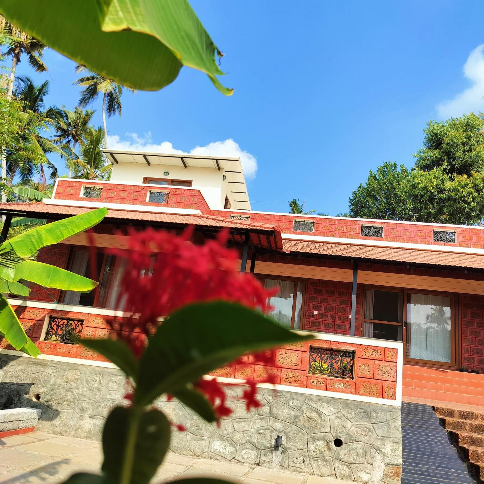The Ixora - A Boutique *