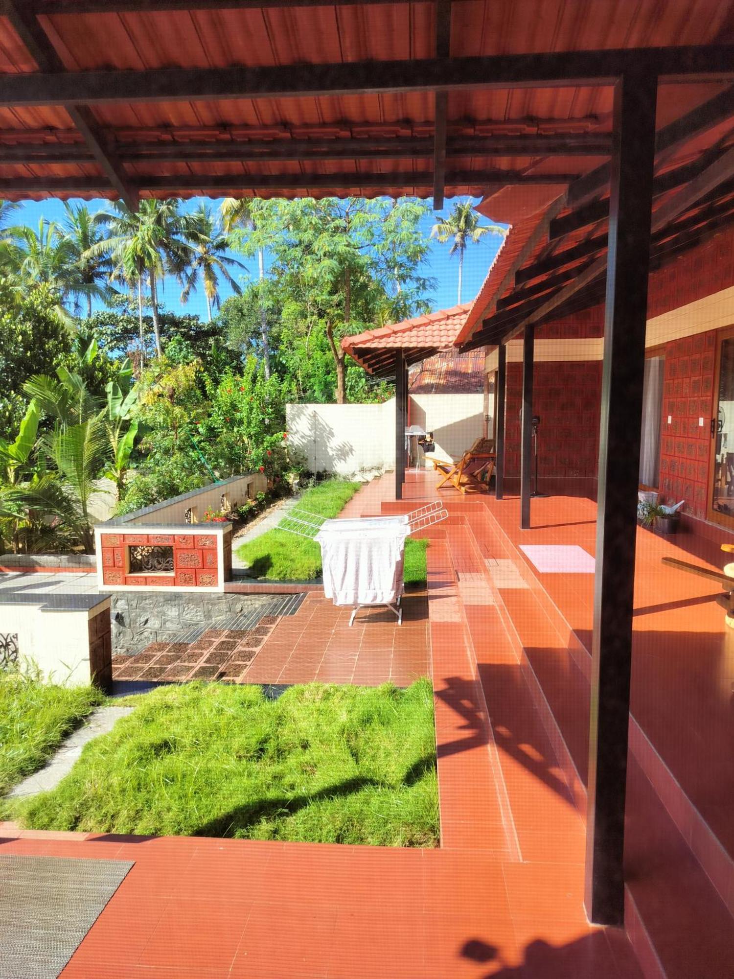 The Ixora - A Boutique *